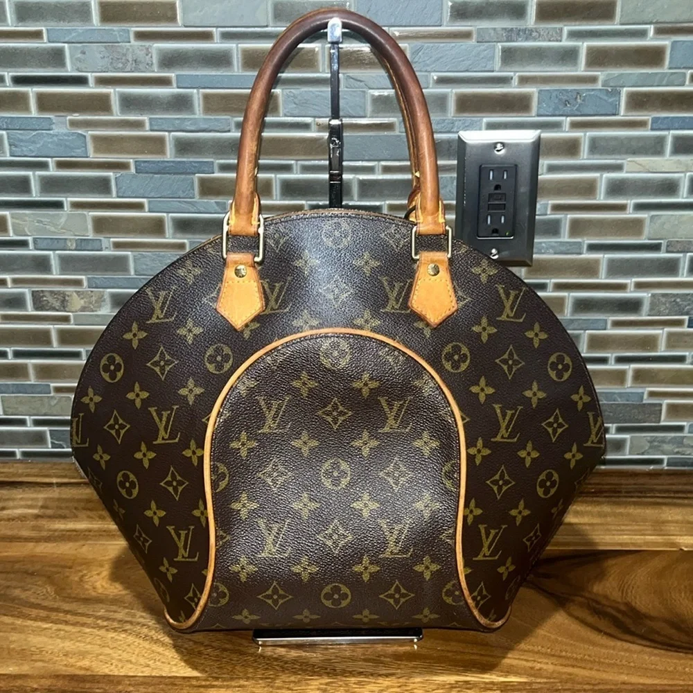 Authentic LOUIS VUITTON monogrammed Ellipse MM Handbag - Picture 1 of 9